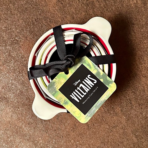 Rae Dunn Disney Set of 4 Measuring Cups Different Villain Designs Brand NEW!! - Picture 4 of 6